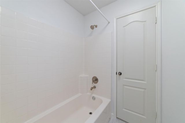 2618 Bridgestone Park Lane, Spring, TX 77386