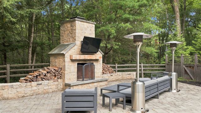 19 Appleton Ln, Boxford, MA 01921