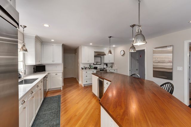 19 Appleton Ln, Boxford, MA 01921