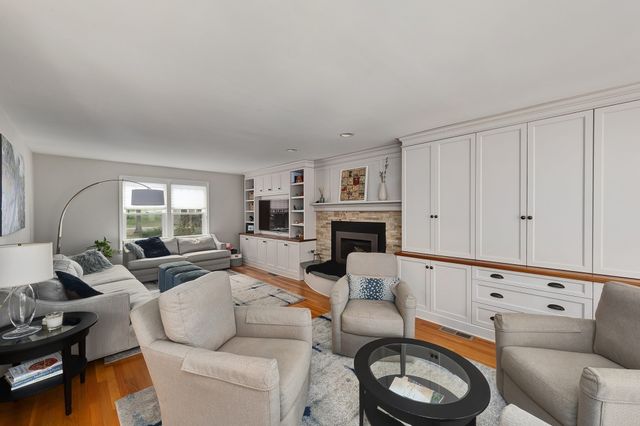 19 Appleton Ln, Boxford, MA 01921