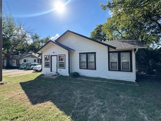 2109 N Elm Street, Denton, TX 76201