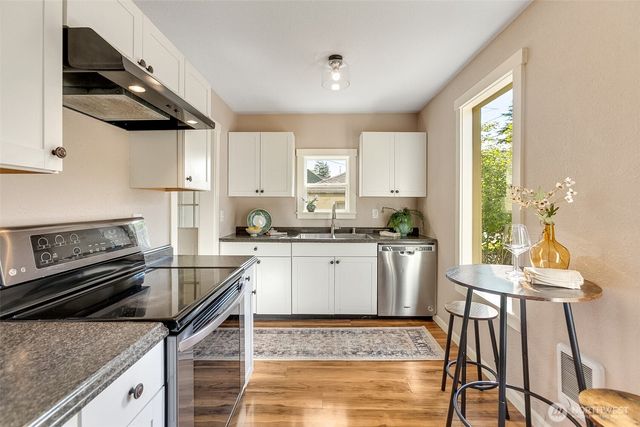 451 Tracy Avenue N, Port Orchard, WA 98366