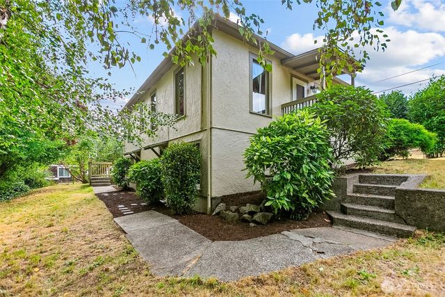 451 Tracy Avenue N, Port Orchard, WA 98366