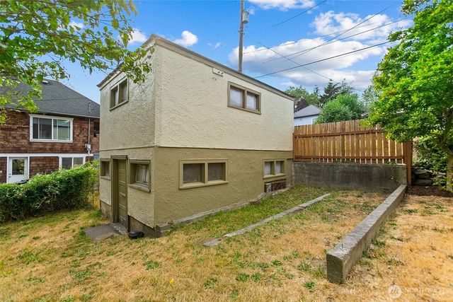 451 Tracy Avenue N, Port Orchard, WA 98366