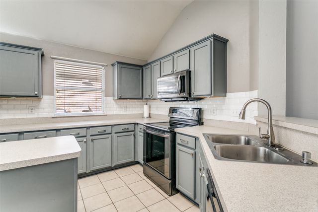 2408 Graystone Lane, Corinth, TX 76210