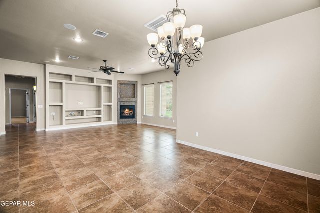 1250 Franklin Raven Place, El Paso, TX 79912