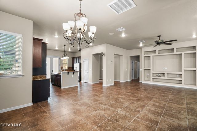 1250 Franklin Raven Place, El Paso, TX 79912