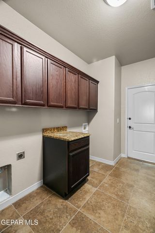 1250 Franklin Raven Place, El Paso, TX 79912
