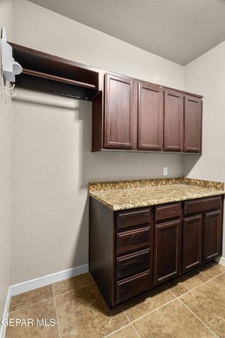1250 Franklin Raven Place, El Paso, TX 79912