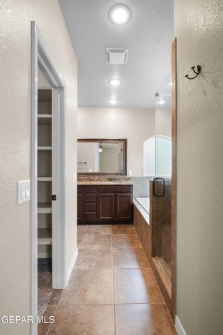 1250 Franklin Raven Place, El Paso, TX 79912