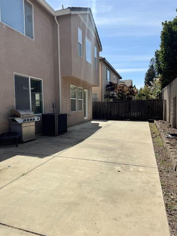 3909 Ruffed Grouse Ln, Modesto, CA 95355