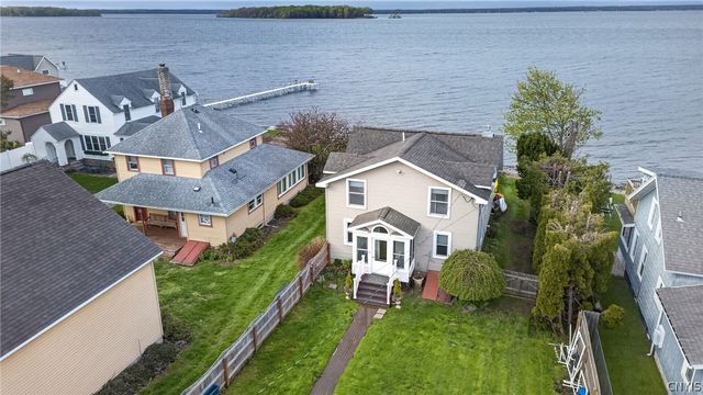 6989 Van Antwerp Dr, Cicero, NY 13039