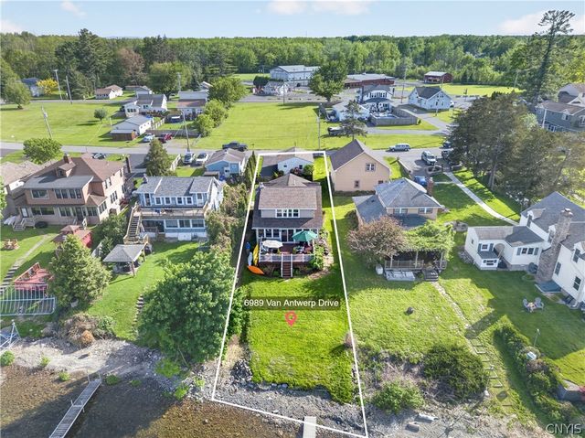 6989 Van Antwerp Dr, Cicero, NY 13039