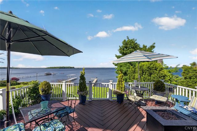 6989 Van Antwerp Dr, Cicero, NY 13039