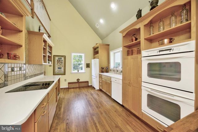 1 SPRING VALLEY RD, Malvern, PA 19355