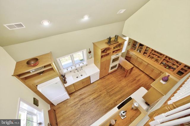 1 SPRING VALLEY RD, Malvern, PA 19355