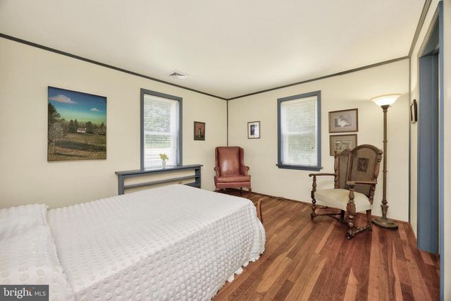 1 SPRING VALLEY RD, Malvern, PA 19355