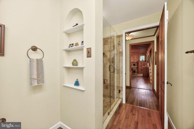 1 SPRING VALLEY RD, Malvern, PA 19355