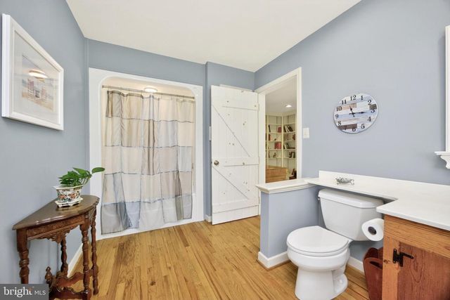 1 SPRING VALLEY RD, Malvern, PA 19355