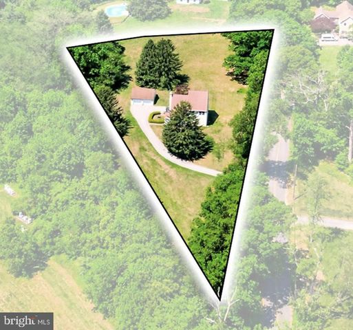1 SPRING VALLEY RD, Malvern, PA 19355