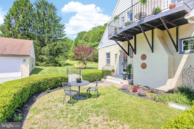 1 SPRING VALLEY RD, Malvern, PA 19355