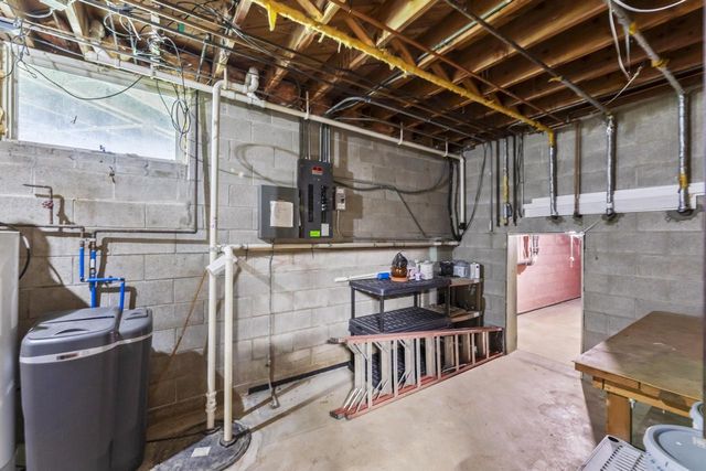 N84W12863 Ronald DRIVE, Menomonee Falls, WI 53051