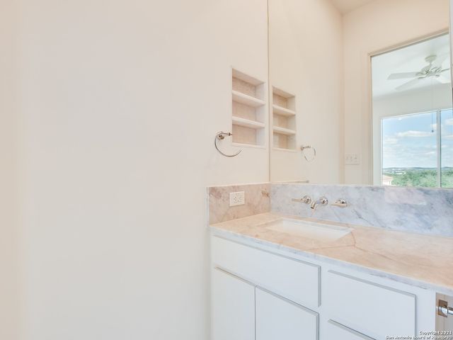 17 Aston Glen, San Antonio, TX 78257