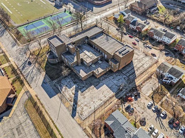 2615 Billups Avenue, St Louis, MO 63113