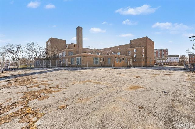 2615 Billups Avenue, St Louis, MO 63113