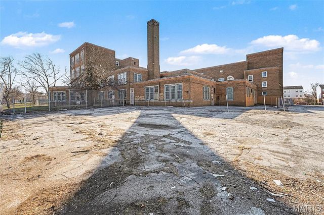 2615 Billups Avenue, St Louis, MO 63113