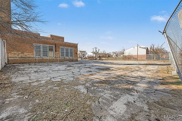 2615 Billups Avenue, St Louis, MO 63113