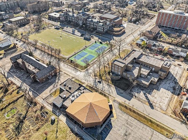 2615 Billups Avenue, St Louis, MO 63113