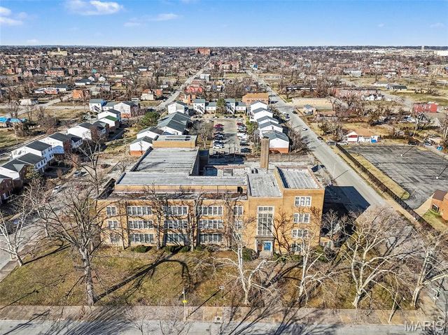 2615 Billups Avenue, St Louis, MO 63113