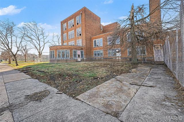 2615 Billups Avenue, St Louis, MO 63113