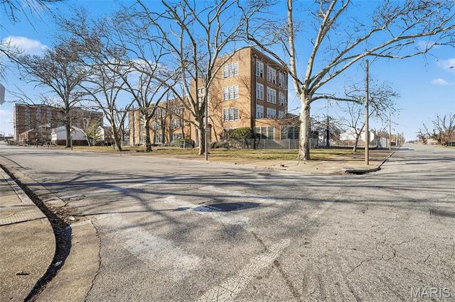 2615 Billups Avenue, St Louis, MO 63113