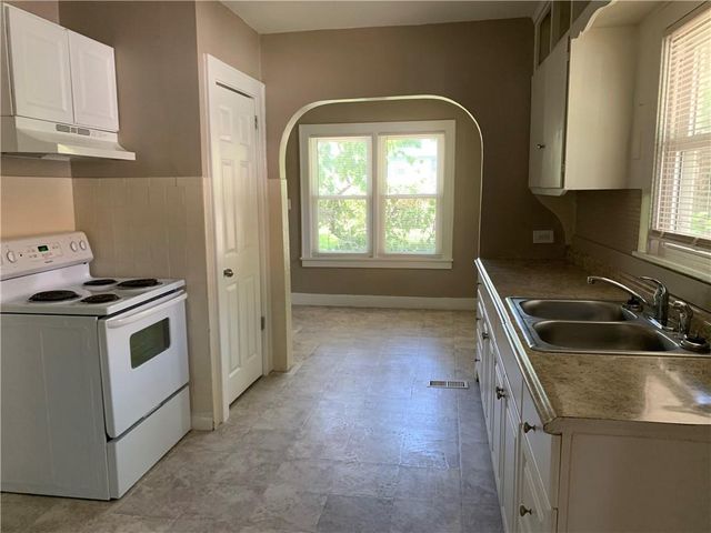 618 S Hardy Avenue, Independence, MO 64052
