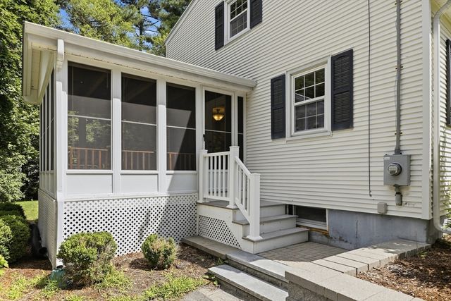 12 Hemlock Road, Westford, MA 01886