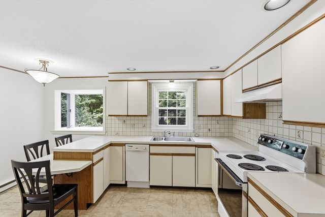 12 Hemlock Road, Westford, MA 01886
