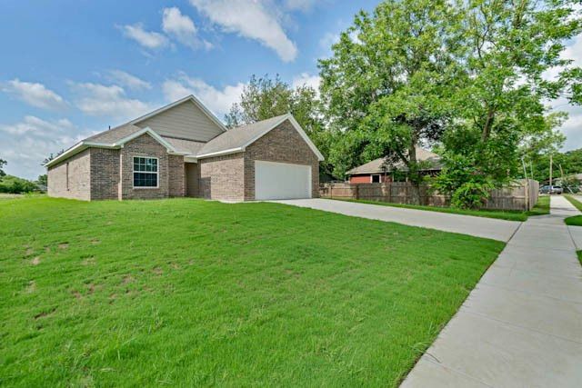 600 Crockett Drive, Cleburne, TX 76033