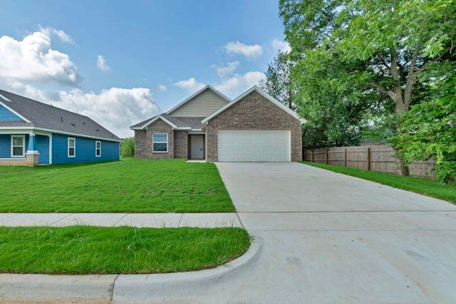 600 Crockett Drive, Cleburne, TX 76033