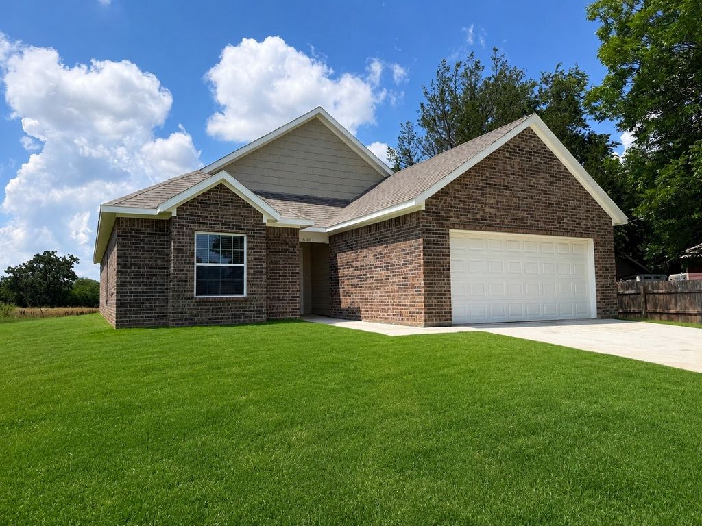 600 Crockett Drive, Cleburne, TX 76033