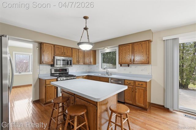 2142 Cumberland Drive, Brighton Township, MI 48114