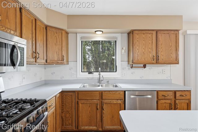 2142 Cumberland Drive, Brighton Township, MI 48114