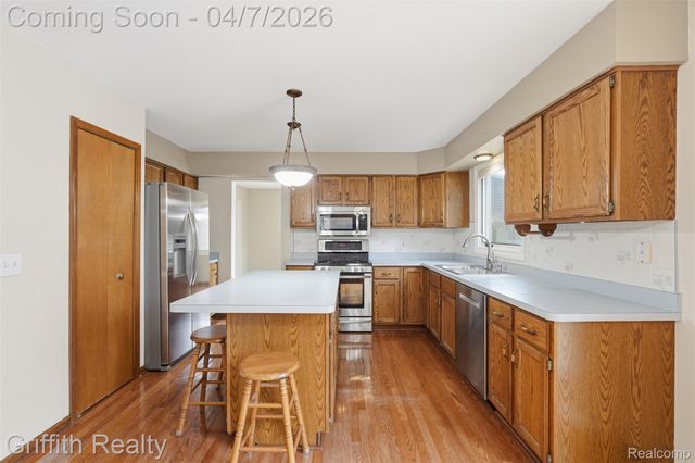 2142 Cumberland Drive, Brighton Township, MI 48114