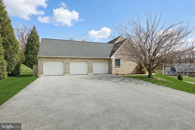 101 FAIRFAX DR., York, PA 17403