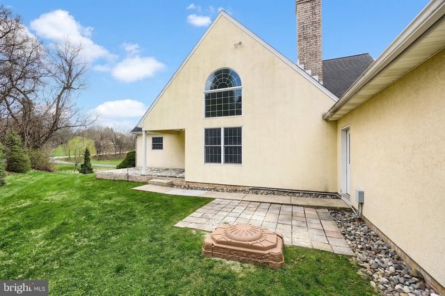 101 FAIRFAX DR., York, PA 17403