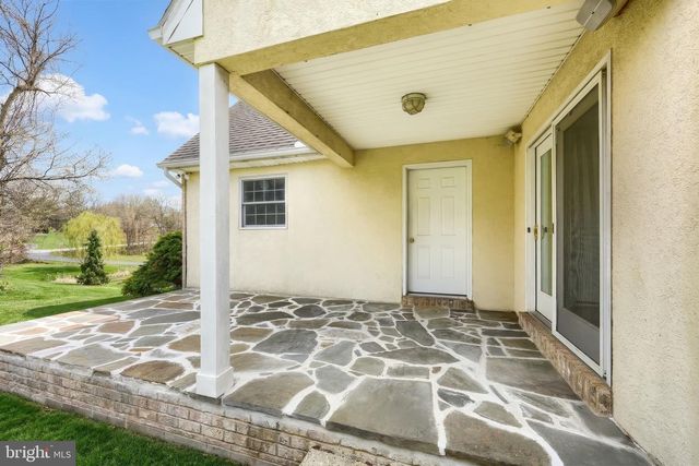 101 FAIRFAX DR., York, PA 17403