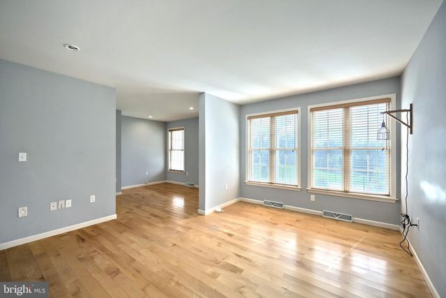 101 FAIRFAX DR., York, PA 17403