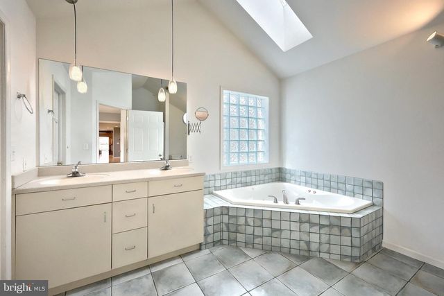 101 FAIRFAX DR., York, PA 17403