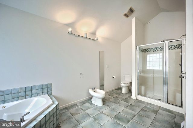 101 FAIRFAX DR., York, PA 17403